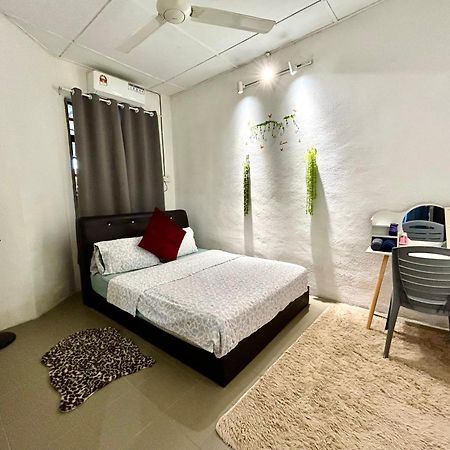 Entire 33 Cozy House • 3 Bedroom @ Alma Bukit Mertajam Exterior foto